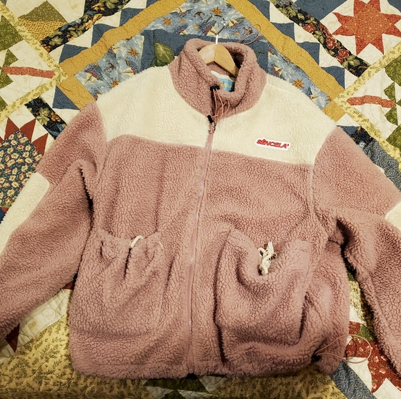 Sencela Oversized Sweater - Picture 6 of 7